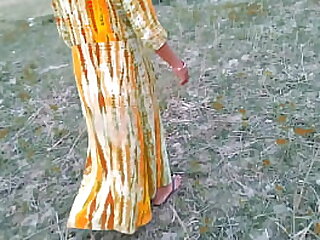 Desi Bhabhi from the village and shooting her outdoor and brought her home sex